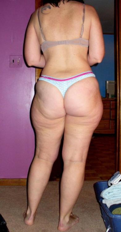 doinitnthedark:Thick and deliciously sexy, absolutely  Very neighbourly