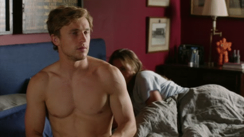 famousnudenaked:  [Shirtless]William Moseley in The Royals (S01E01) 