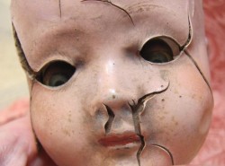 hazedolly:Vintage composition doll horror.