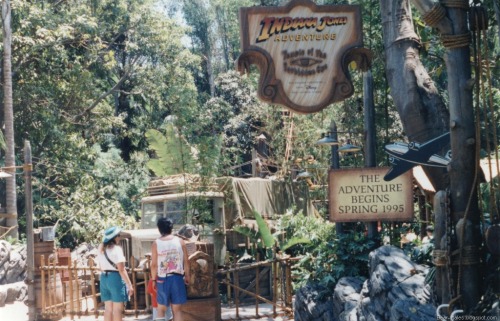 thequartermoonmurders:Construction of Indiana Jones AdventureLet’s take a trip to Disneyland bac