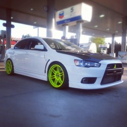 pincheozzy:  #SuperMcNasty #evo #26psi #carbonFiber #hood and #trunk  #neon