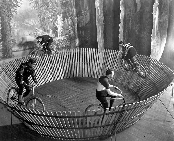 alfiusdebux:Keith’s Bicycle Track, 1902