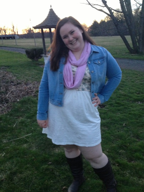 jackiebubbles:  Ootd  My boyfriend took me to the most beautiful field of flowers  Jacket-gap Dress-American eagle Crop tank-Charlotte russe Scarf-gap