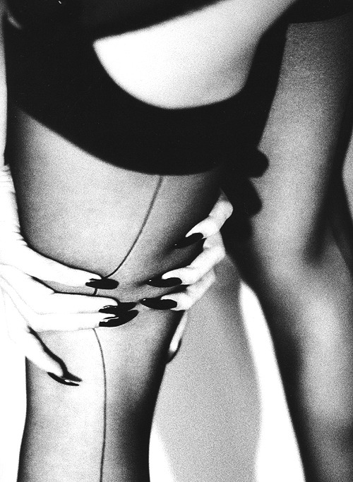 dialnfornoir:   The Vamp, 1994 by Ellen Von Unwerth  