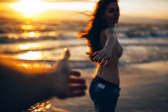 the-redheaded-harlot:  The beach is always a good idea. 