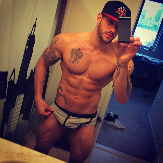 mystraightfriend:  malemayhem:    Mystraightfriend.tumblr.com
