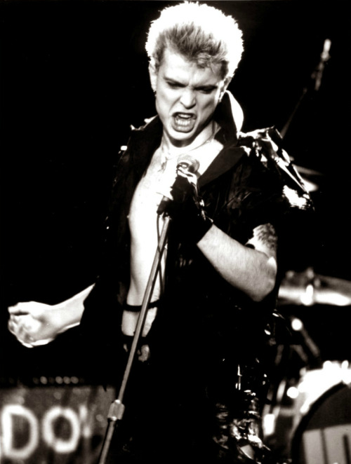 hellyeahbillyidol:Billy Idol captured by Sheila O’Neil