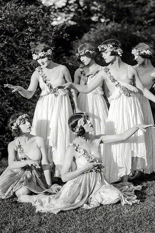 Denishawn dancers, among them the modern dance pioneers Louise Brooks and Martha Graham, 1920 Nudes & Noises  