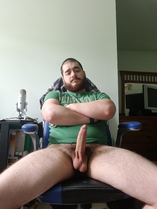 orinofashwood:  It’s not gonna take car of itself… Cock rings make for great, rock hard erections and strong orgasms ;) 