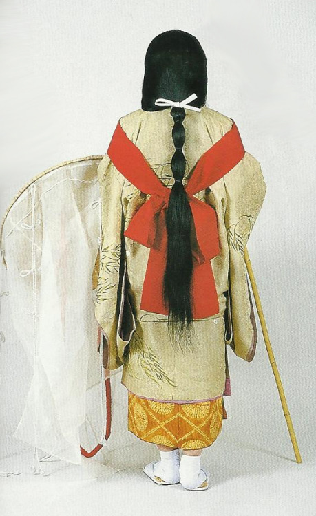 Court lady of the Kamakura period Japan (1185-1333) 