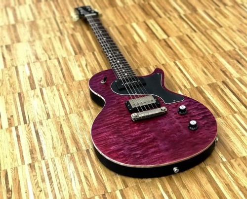 Nik Huber Krautster II with Maple Top (via Nik Huber Guitars)