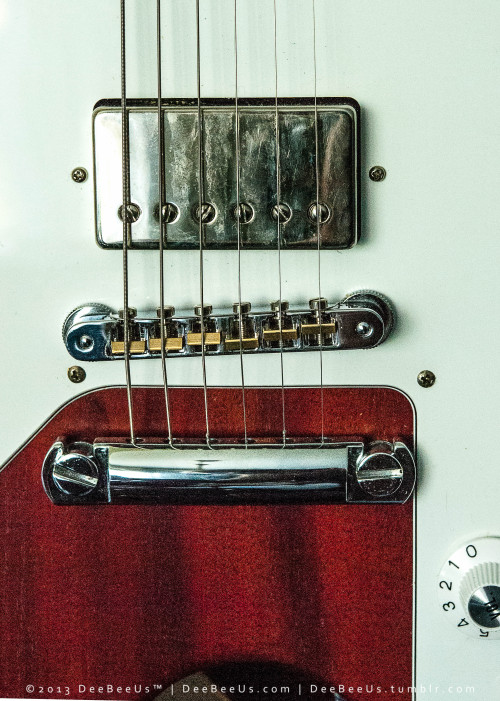 deebeeus:  Gibson Flying V.  A surprisingly playable and fun guitar!