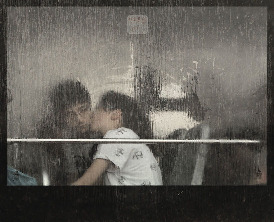 archatlas:  Moments of Life Captured on the Bus    Zhang Jia Wu captures his images