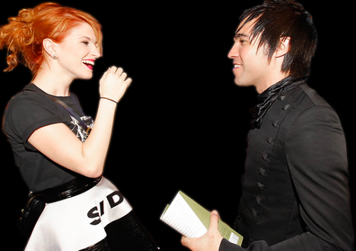 Hayley Williams of Paramore and Pete Wentz of Fall Out Boy attend the 2009 MTV Video Music Awards at