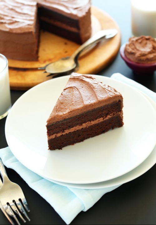 Vegan Chocolate Cake http://minimalistbaker.com/one-bowl-vegan-chocolate-cake/