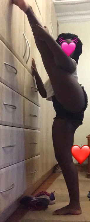 chocolate-nymphett:Don’t you just wanna fuck me in this position?☺️