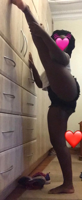 chocolate-nymphett:Don’t you just wanna fuck me in this position?☺️