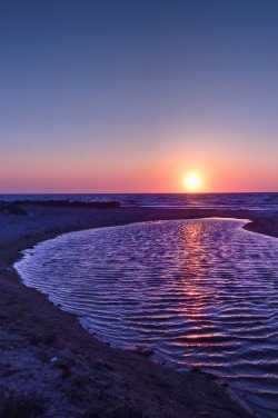 0ce4n-g0d:  Sunset in deep blue by B72 Photography