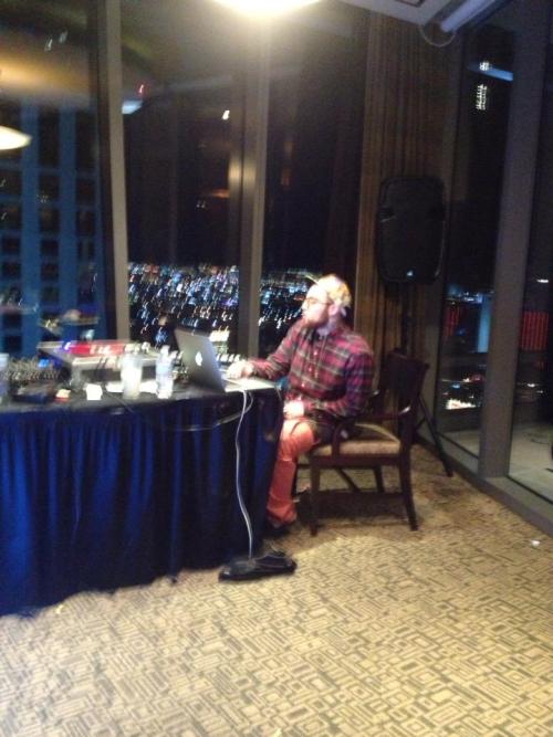 drugwar:  Posted up with Mac Miller.