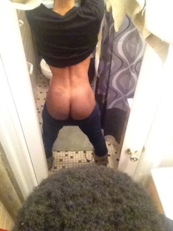 Goodbussy:  Submission: This Skinny Boy Got A Big Ass! I Love Em Thick, But This