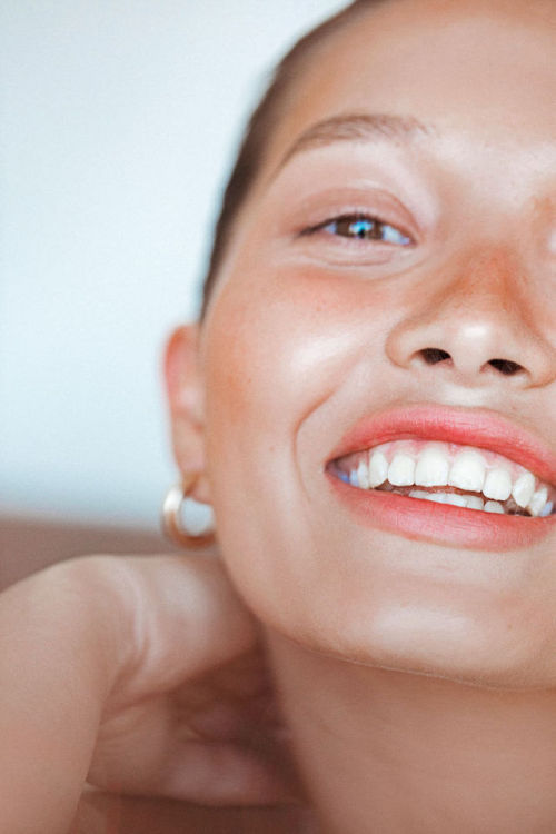 boringangel:  want to look like this (yada villaret) without staying in the sun all day? glossier haloscope in topaz & quartz on the cheekbones, chin, nose, & browboneglossier cloud paint in beam on the bridge of your nose & apples of your