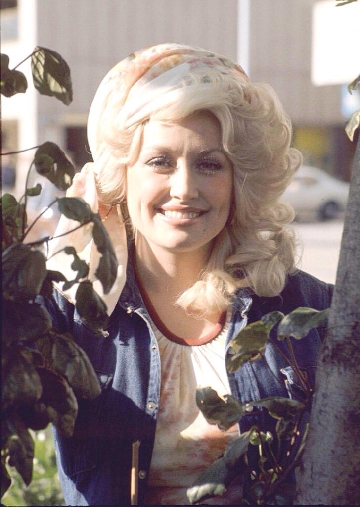 youbelongamongwildflowersDolly Parton photographed by Chris Walter