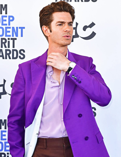 thom-holland:Andrew Garfield at the 37th Annual Independent Spirit Awards on March 6th, 2022 - Photo