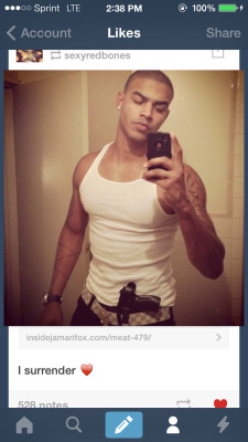 cantseethep:  adirtylilsecret:  WHO IS THIS PLEASE AND THANK YOU LADIES AND GENTLEMEN. IG, TWITTER OR WHATEVER!!!!  I know him, this my boo lol.
