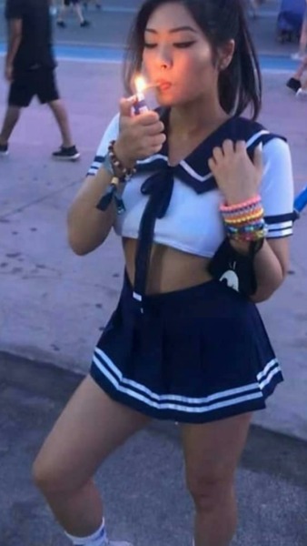 girlswhosmoke2: