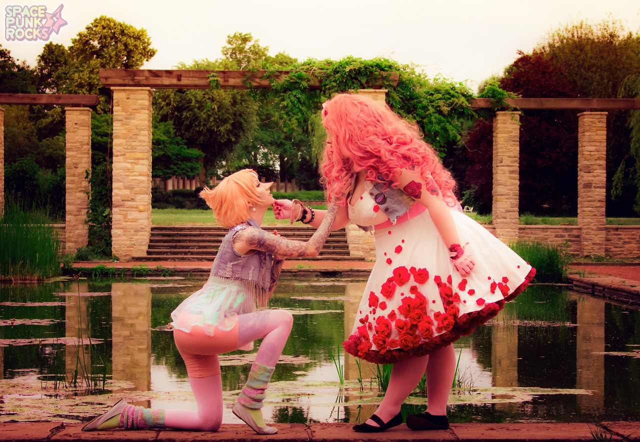 glasmond: Some pics of my alternative Rose Quartz cosplay and my beautiful Pearl,