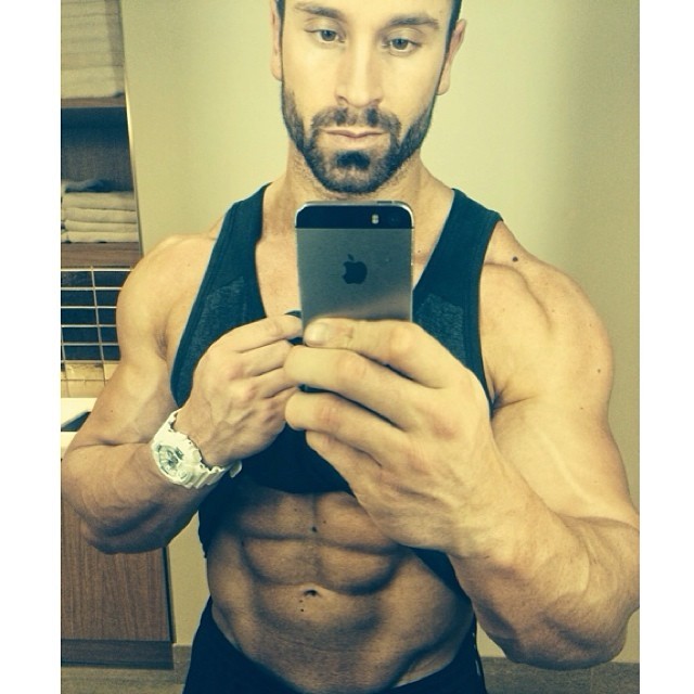 damnhugecock:  Wanna view more? http://ift.tt/11wEQv9