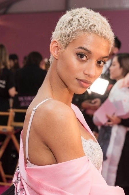 bellygangstaboo:  First Year Three Black Models Wore Their Natural Hair: Jourdana