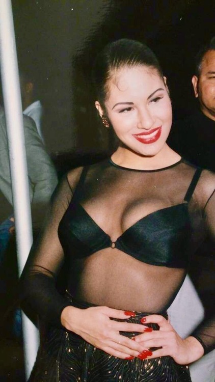 thebidibidibombbomb: Selena Quintanilla | 1971-1995