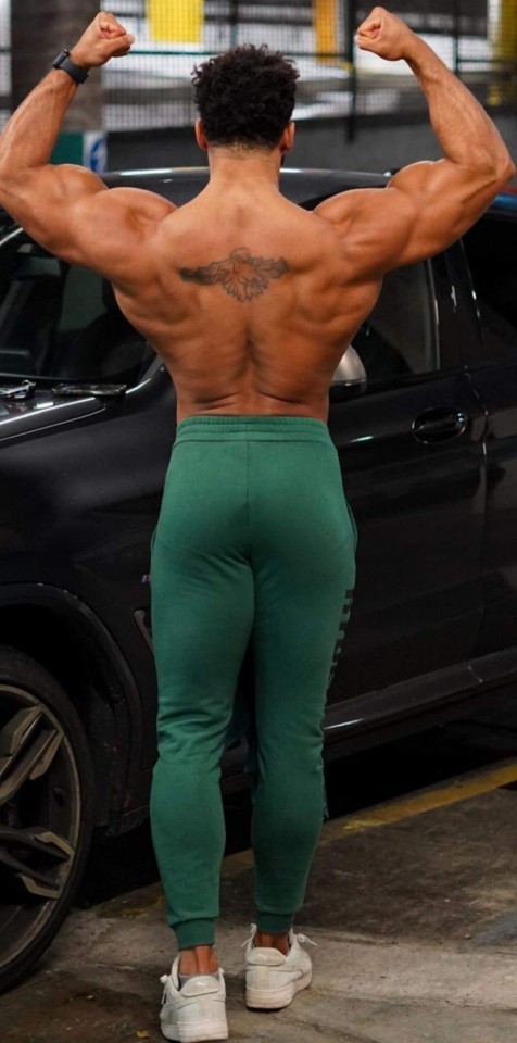 soredd:One mean green sexy ass machine 