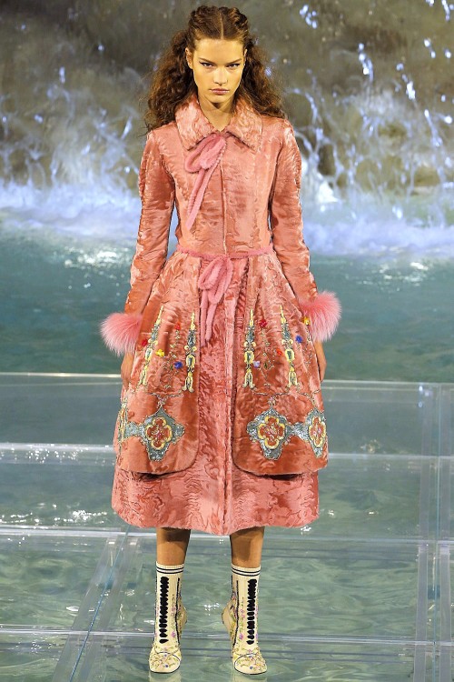 midnight-charm: Fendi  Fall / Winter 2016 Haute Fourrure ShowThe collection was directly inspir