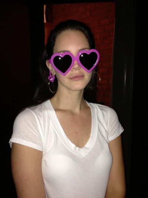 websiteprince: looking @ your crush like    I’m giggling