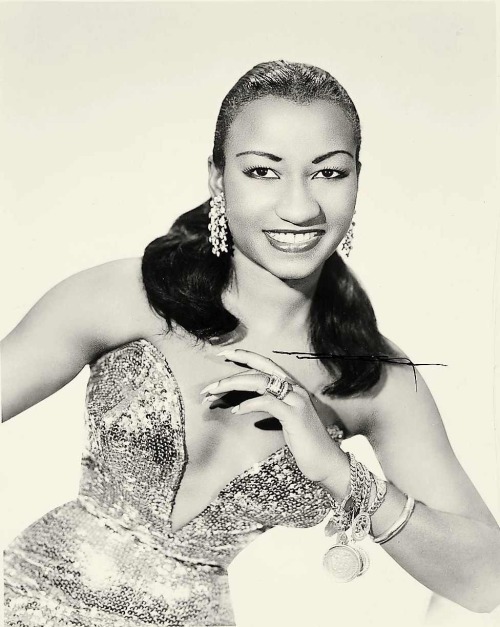 peopleofthediaspora:  La Reina de Salsa Celia Cruz.  Acuzar!