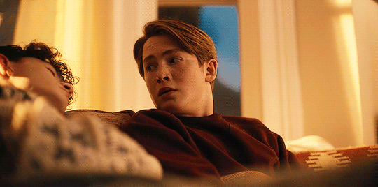 counting-stars-alone:I never noticed it before, but like???? Is Nick looking at Charlie’s