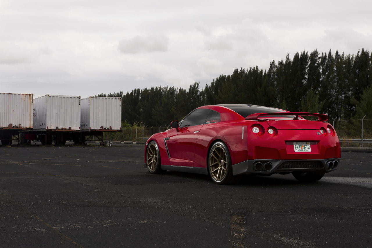 automotivated:  (via 500px / Nissan GT-R by Daniel Roy)