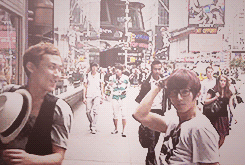  2seop making themselves look like fools messing around in NYC.  