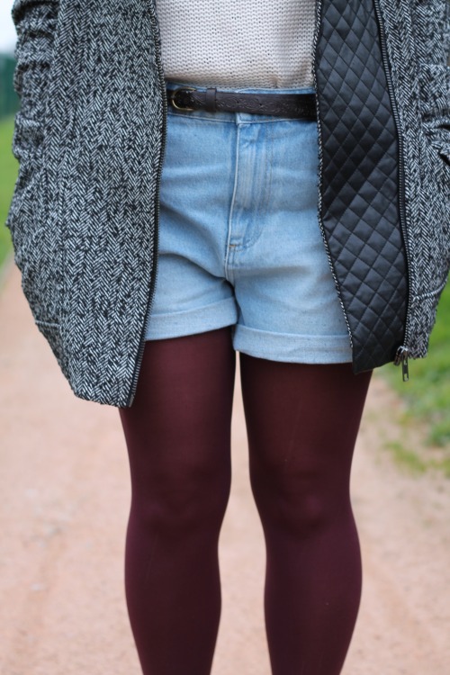 Manteau , Collier – Cache Cache Pull , Collant – H&M Short – Pimkie Chaussures – New LookFashion