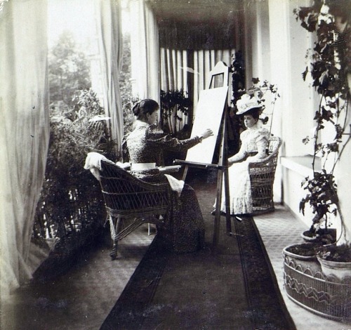 the-last-tsar:Grand Duchess Ella painting her friend Elena Vladimirovna.(source: X)