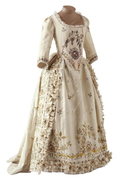 hoopskirtsociety:French gown ca. 1780