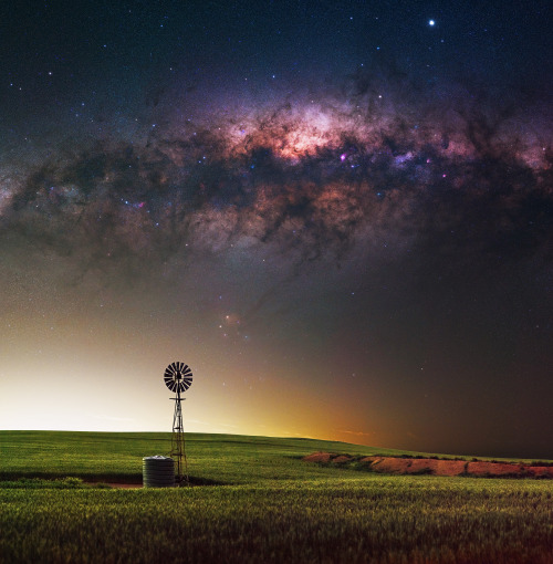 inefekt: Milky Way at Goomalling, Western AustraliaNikon d5500 - 50mm - ISO 3200 - f/2.5 - Foregroun