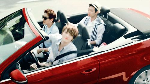  Yoochun is having none of the jaesu shit, not today  (◡‿◡✿)              