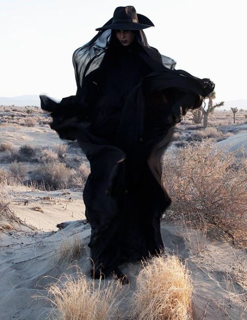 womenovmetal:Chelsea Wolfe