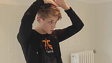 omgbjerg:    ☆  Rekkles plays with his hair   ☆ (x)  rekkles is such a fucking