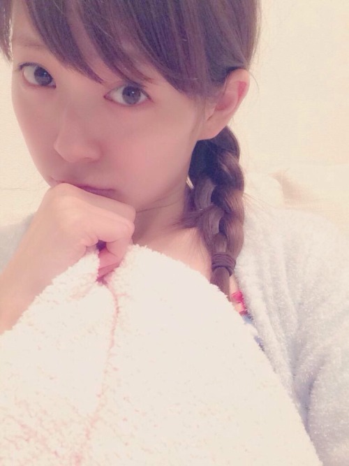namba84:  渡辺美優紀 (@miyukiofficial9)2015/07/10 0:52ちゃぷちゃぷしてきます️❤️笑 I’m off to take a bath❤️lol pic.twitter.com/GYJm36tOao