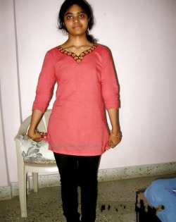desigirlsclub:  south indian college girl gomathi