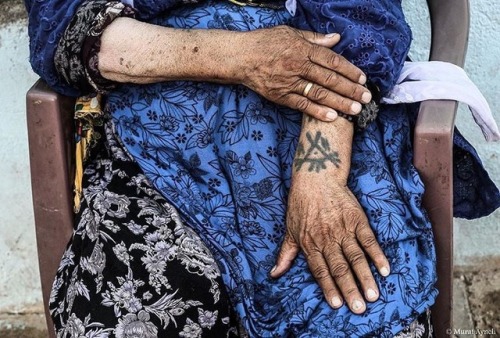 m4zlum: Photographs detail the fading tradition of deq tattoos by Murat A.